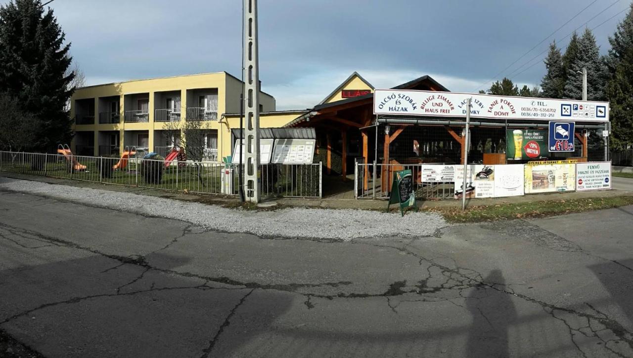 Grill Terasz Etterem Es Szallashely Mezőkövesd Eksteriør bilde