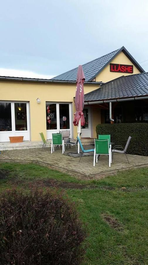 Grill Terasz Etterem Es Szallashely Mezőkövesd Eksteriør bilde