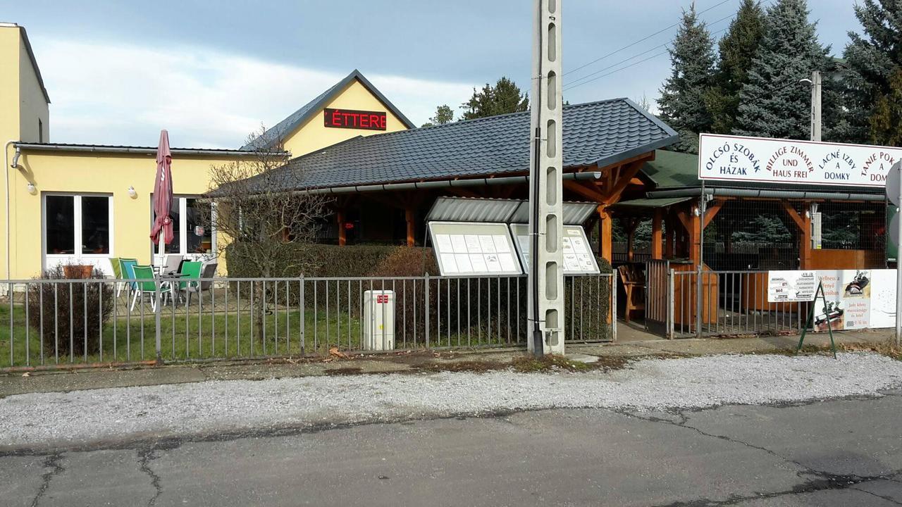 Grill Terasz Etterem Es Szallashely Mezőkövesd Eksteriør bilde